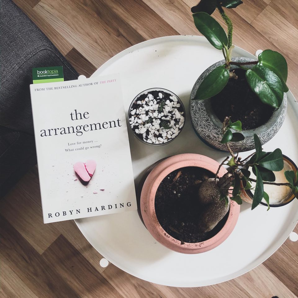 Book Review; The Arrangement, Robyn Harding